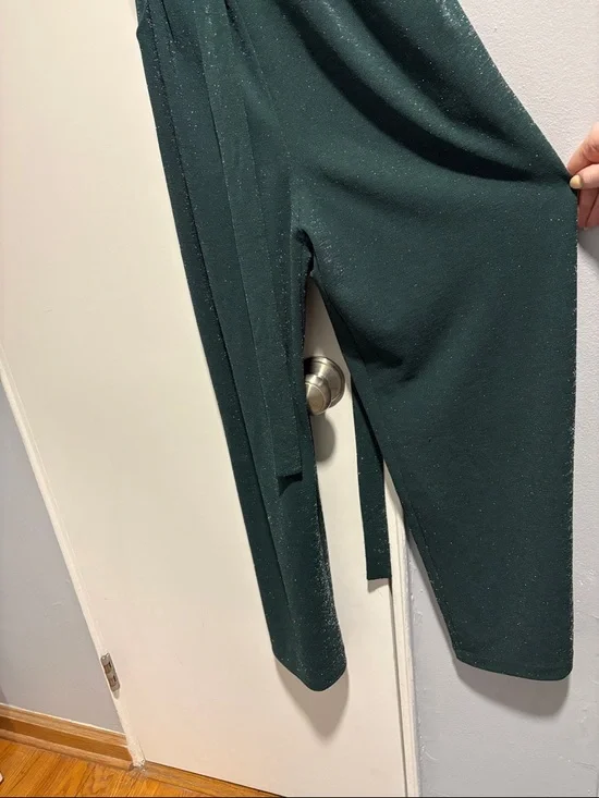 London Times Dark Green Sleeveless Jumpsuit with V-Neck and Tie Waist - Picture 4 of 6